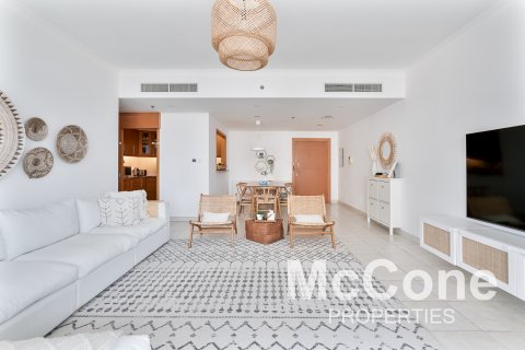 Apartment in The Views, Dubai, UAE 2 bedrooms, 123.93 sq.m. № 587344 - photo 3