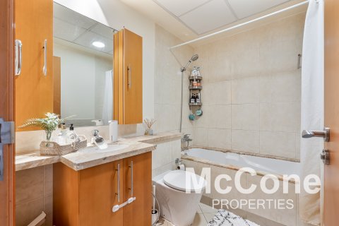 Apartment in The Views, Dubai, UAE 2 bedrooms, 123.93 sq.m. № 587344 - photo 13