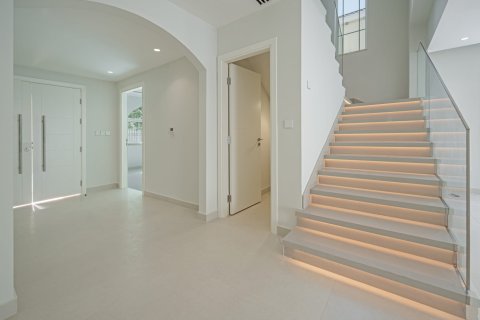 Вилла Jumeirah Park, Дубай, БАӘ-да 5 жатын бөлмелер, 403 м² № 693547 - фото 3