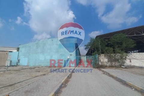 Magazinë në Mussafah, Abu Dhabi, Emiratet e Bashkuara Arabe 1485 m2. № 570244 - Foto 2