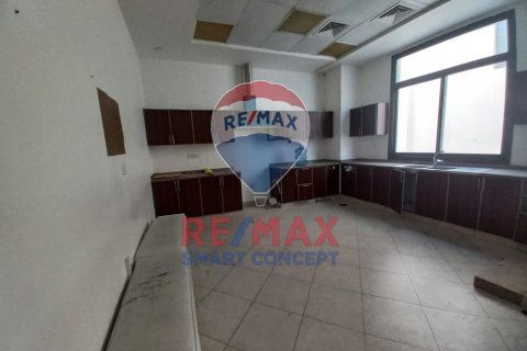 Villa in Khalifa City, Abu Dhabi, UAE 420 sq.m. № 570242 - photo 22