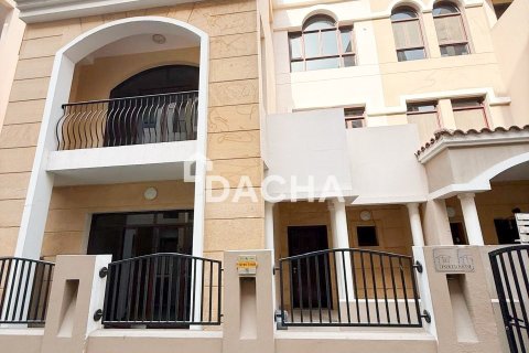 Rekkehus til salgs i Jumeirah Village Circle, Dubai, Emiratene 4 soverom, 302 kvm Nr. 758622 - Foto 2