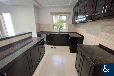 Townhouse til salg i Dubai Land, Dubai, UAE 3 soveværelser, 213 kvm № 670941 - foto 6