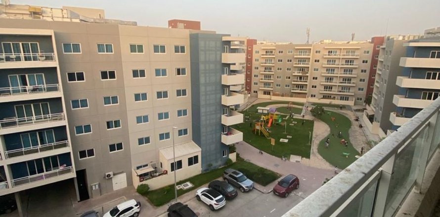 Wohnung in Al Reef, Abu Dhabi, VAE: 2 Schlafzimmer, 107 m2 Nr. 595051