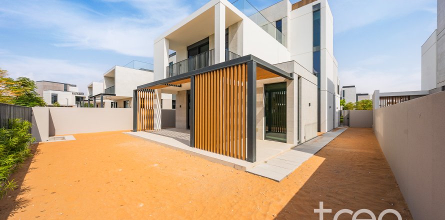 Villa à Arabian Ranches 3, Dubai, EAU: 4 chambres, 383.5 m2 № 758877