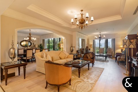 Villa til salgs i Palm Jumeirah, Dubai, Emiratene 5 soverom, 413 kvm Nr. 667535 - Foto 8