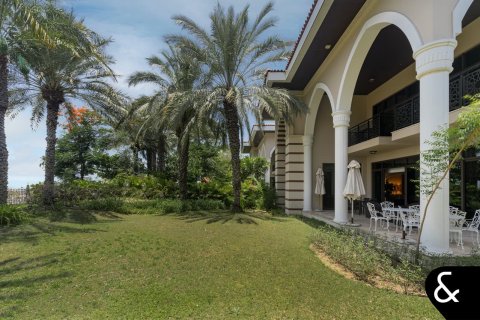 Villa til salgs i Palm Jumeirah, Dubai, Emiratene 5 soverom, 413 kvm Nr. 667535 - Foto 17