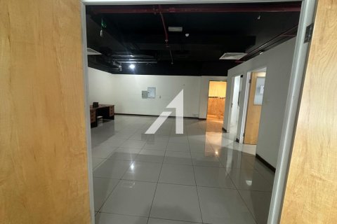 Opisina sa Dubai, UAE 75 sq.m. № 658490 - larawan 9