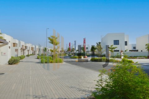 Townhouse on the Yas Island, Abu Dhabi, UAE 3 bedrooms, 163.5 sq.m. № 548515 - photo 2