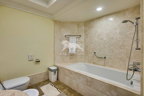 Apartment in Palm Jumeirah, Dubai, UAE 1 bedroom, 102.3 sq.m. № 583004 - photo 23