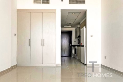 Apartamento en venta en DAMAC Hills (Akoya by DAMAC), Dubai, EAU 38 m2 № 728361 - foto 3