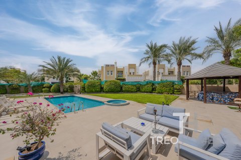 Villa in Mudon, Dubai, UAE 5 bedrooms, 978 sq.m. № 586544 - photo 9