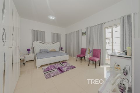 Villa in Mudon, Dubai, UAE 5 bedrooms, 978 sq.m. № 586544 - photo 17