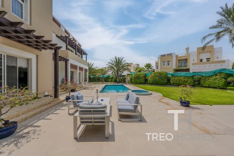 Villa in Mudon, Dubai, UAE 5 bedrooms, 978 sq.m. № 586544 - photo 2