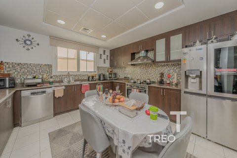 Villa in Mudon, Dubai, UAE 5 bedrooms, 978 sq.m. № 586544 - photo 6