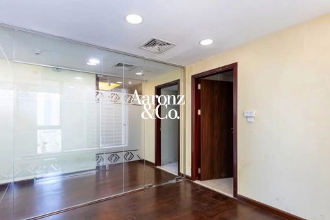Office in Business Bay, Dubai, UAE 87 sq.m. № 695640 - photo 7