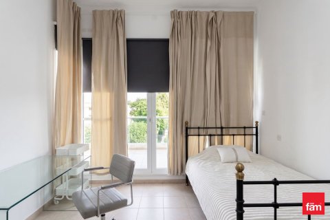 Villa in Dubai, UAE 4 bedrooms, 380.3 sq.m. № 708304 - photo 6