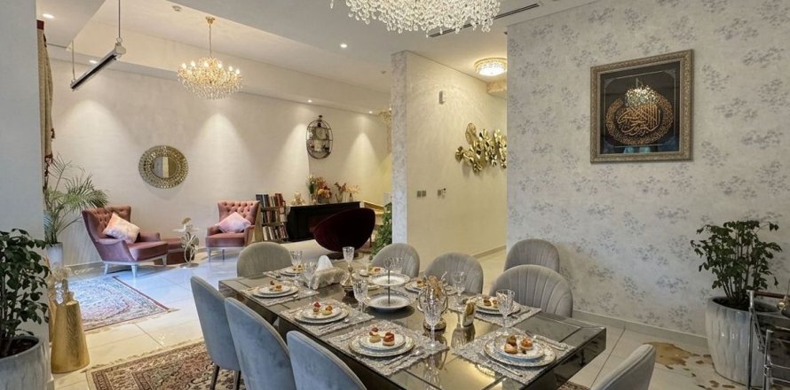 Kaupunkipientalo Al Furjan, Dubai, Arabiemiraatit 3 makuuhuonetta, 240.7 m2 № 708305