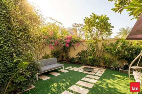 Kaupunkipientalo Al Furjan, Dubai, Arabiemiraatit 3 makuuhuonetta, 240.7 m2 № 708305 - kuva 12