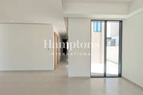 Villa til leie i Arabian Ranches 3, Dubai, Emiratene 4 soverom, 549.79995400 kvm Nr. 687909 - Foto 9