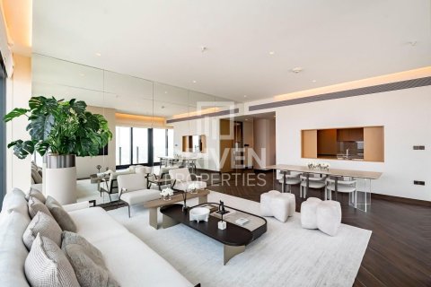 Apartment in Zabeel, Dubai, UAE 3 bedrooms, 226 sq.m. № 653239 - photo 1