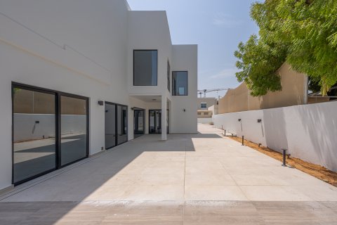 Villa para arrendamento em Umm Suqeim, Dubai, EAU 4 quartos, 1086.59 m2 № 750950 - foto 4