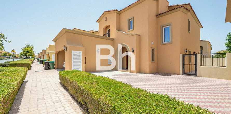 Вилла в Dubai Land, Дубай, ОАЭ 4 спальни, 272.41м2 № 750952