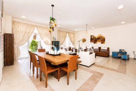 Appartement te koop in Motor City, Dubai, VAE 3 slaapkamers, 412 vr.m., nr 740579 - foto 6