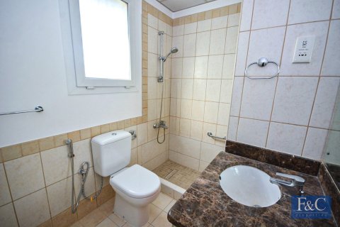 Városi lakóépület itt: The Springs, Dubai, EAE, 2 hálószoba, 263 m², azonosító: 704769 - fénykép 20