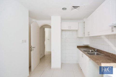 Városi lakóépület itt: The Springs, Dubai, EAE, 2 hálószoba, 263 m², azonosító: 704769 - fénykép 10