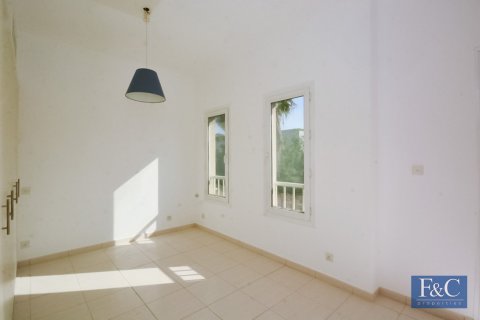 Városi lakóépület itt: The Springs, Dubai, EAE, 2 hálószoba, 263 m², azonosító: 704769 - fénykép 9
