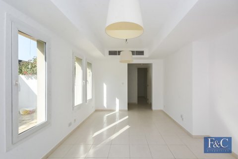 Városi lakóépület itt: The Springs, Dubai, EAE, 2 hálószoba, 263 m², azonosító: 704769 - fénykép 12