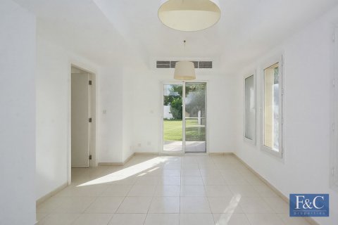 Városi lakóépület itt: The Springs, Dubai, EAE, 2 hálószoba, 263 m², azonosító: 704769 - fénykép 5