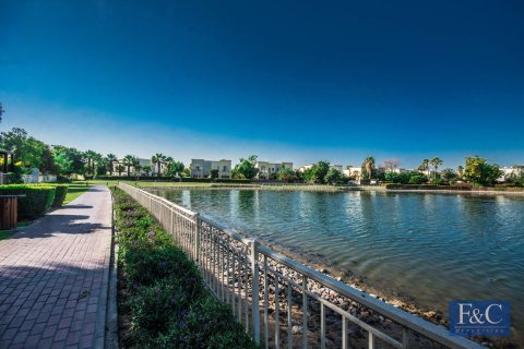 Városi lakóépület itt: The Springs, Dubai, EAE, 2 hálószoba, 263 m², azonosító: 704769 - fénykép 24