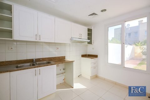 Városi lakóépület itt: The Springs, Dubai, EAE, 2 hálószoba, 263 m², azonosító: 704769 - fénykép 15