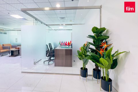 Office in Business Bay, Dubai, UAE 107.6 sq.m. № 648055 - photo 2