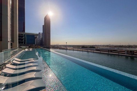 Lägenhet till försäljning i Business Bay, Dubai, UAE 2 sovrum, 104 kvm Nr. 682436 - fotografi 21