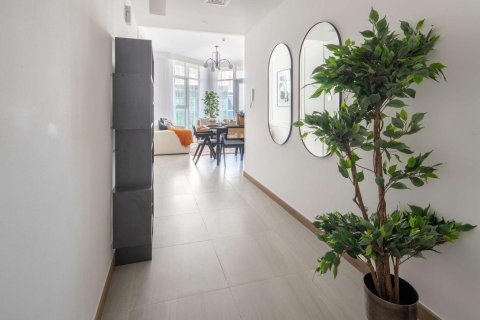 Lägenhet till försäljning i Business Bay, Dubai, UAE 2 sovrum, 104 kvm Nr. 682436 - fotografi 8