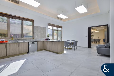 Vila v Al Furjan, Dubai, SAE 5 spální, 600 m2 č. 667134 - Fotografia 11
