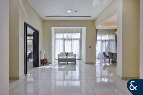 Vila v Al Furjan, Dubai, SAE 5 spální, 600 m2 č. 667134 - Fotografia 5