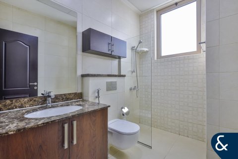 Vila v Al Furjan, Dubai, SAE 5 spální, 600 m2 č. 667134 - Fotografia 17