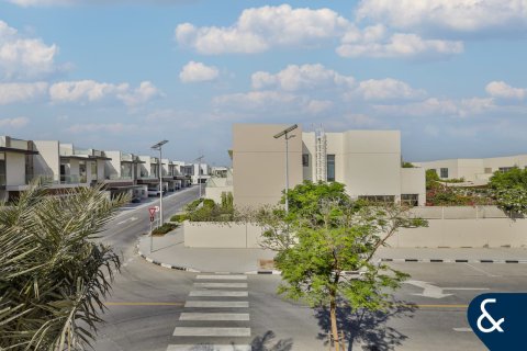 Vila v Al Furjan, Dubai, SAE 5 spální, 600 m2 č. 667134 - Fotografia 20