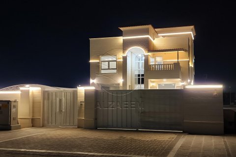 וילה להשכרה ב Al Shamkha, Abu Dhabi, איחוד האמירויות  4 חדרי שינה, 544 מ"ר, מספר 615370 - תמונה 2