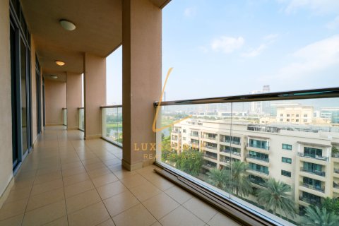 Apartamento en alquiler en The Views, Dubai, EAU 2 dormitorios, 132 m2 № 677173 - foto 23