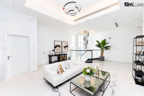 Villa en venta en Al Wasl, Dubai, EAU 5 dormitorios, 994.2 m2 № 597938 - foto 23