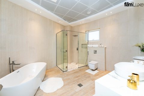 Villa en venta en Al Wasl, Dubai, EAU 5 dormitorios, 994.2 m2 № 597938 - foto 10