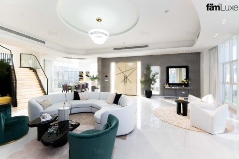 Villa en venta en Al Wasl, Dubai, EAU 5 dormitorios, 994.2 m2 № 597938 - foto 5