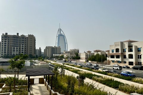 Apartament në Umm Suqeim, Dubai, Emiratet e Bashkuara Arabe 2 dhoma gjumi, 111.02 m2. № 646207 - Foto 1