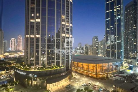 Купить квартиру в Даунтаун Дубай (Даунтаун Бурдж Дубай), ОАЭ 2 спальни, 122м2, № 664229 - фото 3