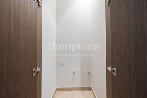 Apartment in Palm Jumeirah, Dubai, UAE 2 bedrooms, 110.74037600 sq.m. № 583445 - photo 1